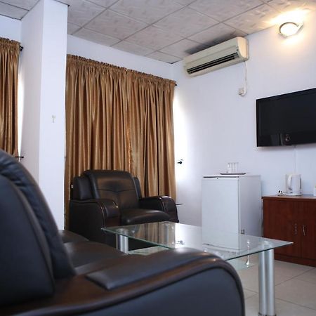 The Habitat Suites International Lagos Exterior foto