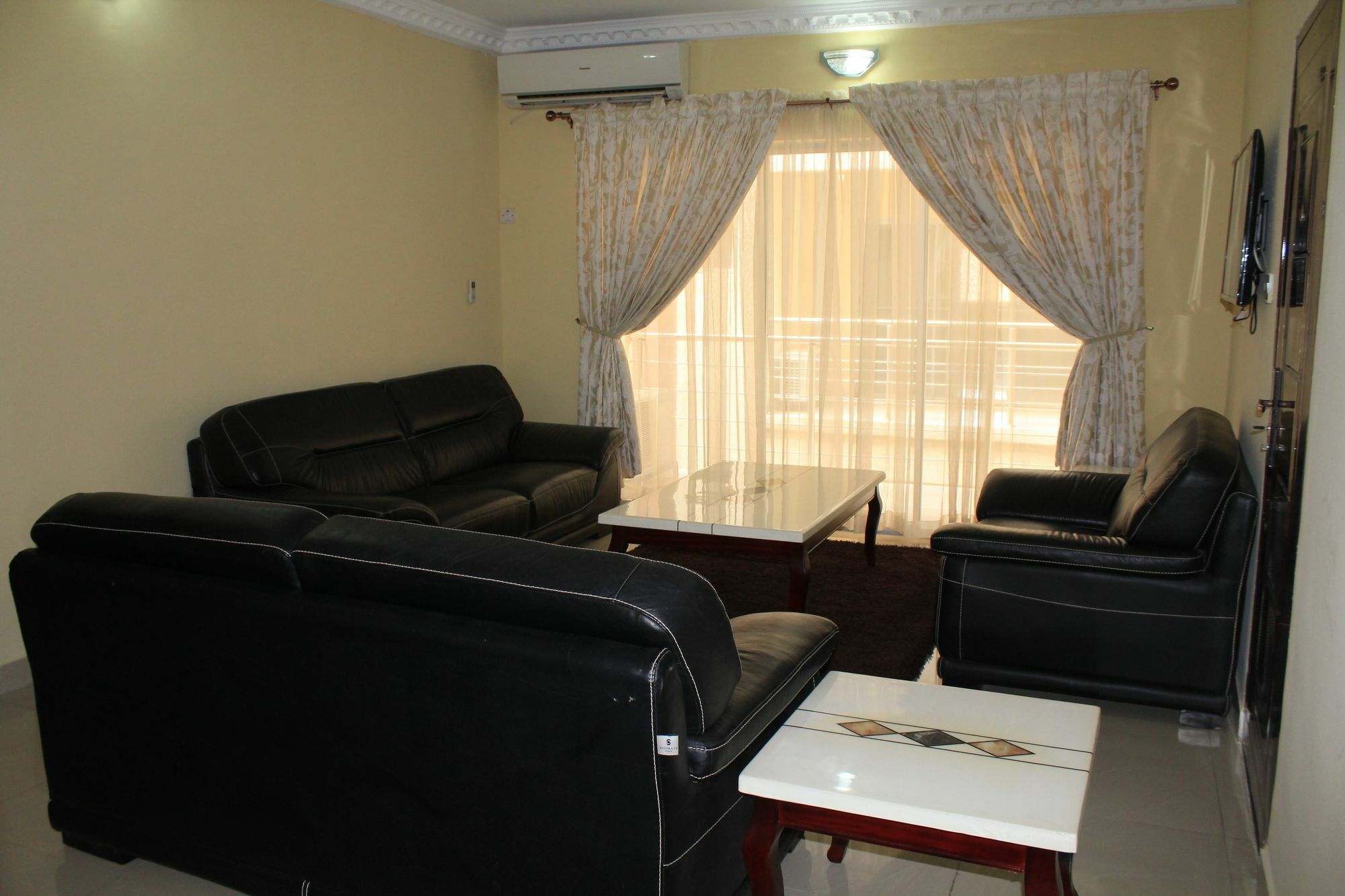 The Habitat Suites International Lagos Exterior foto